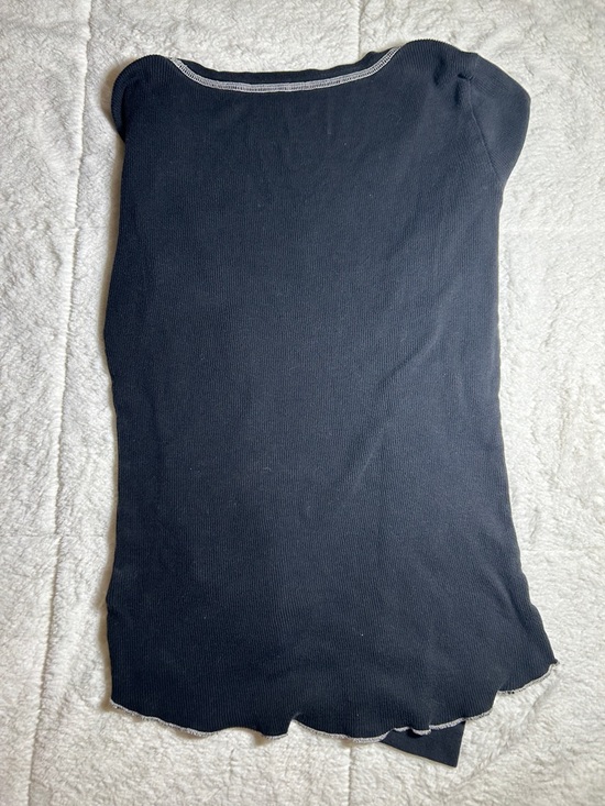 Lilu Black Long-Sleeve V-Neck Top with Contrast Stitching - Picture 8 of 9